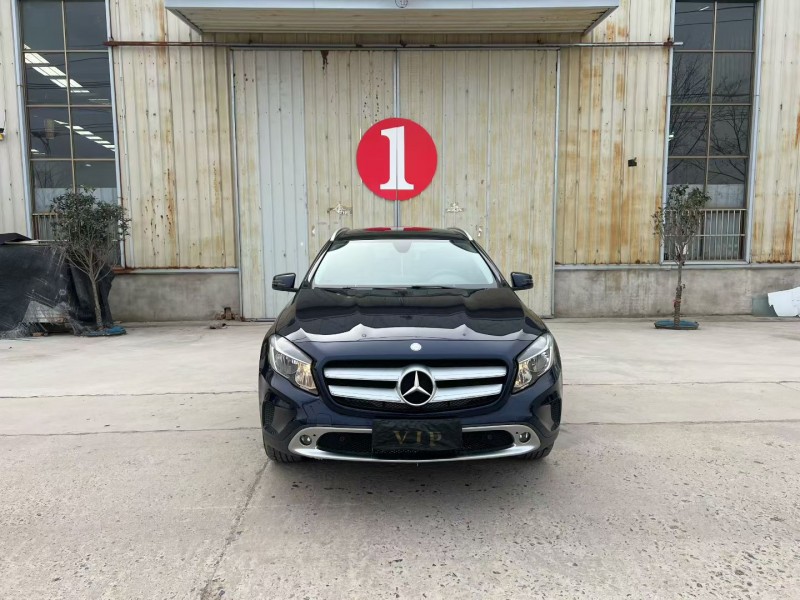 徐州17年奔驰GLA1