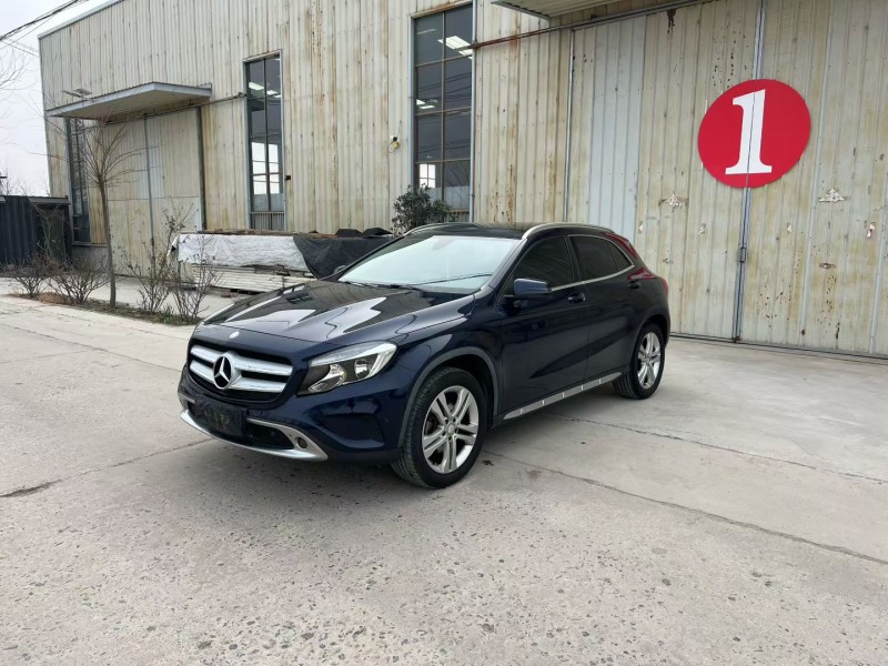 徐州17年奔驰GLA2