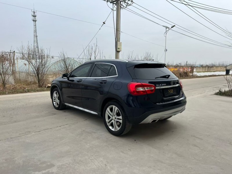 徐州17年奔驰GLA3