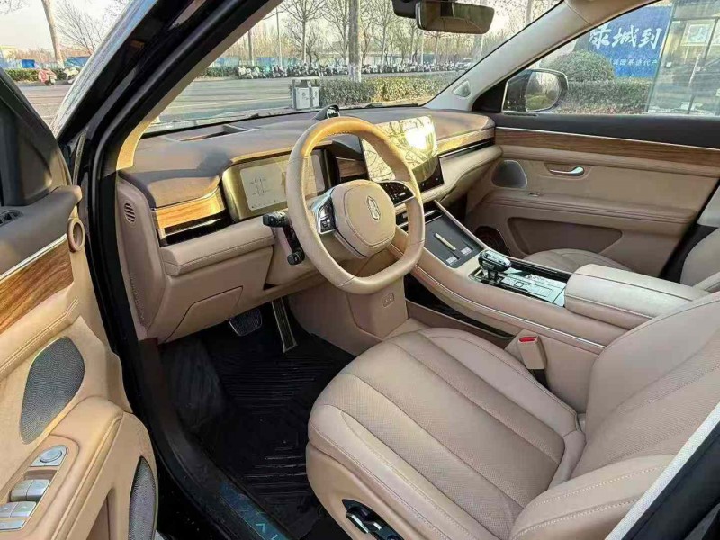 青岛25年华为智选问界6