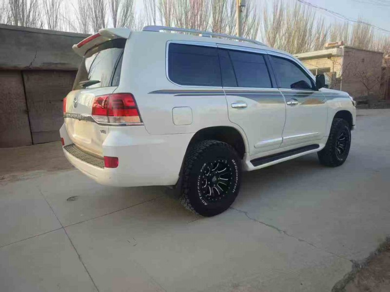 天水14年丰田兰德酷路泽7