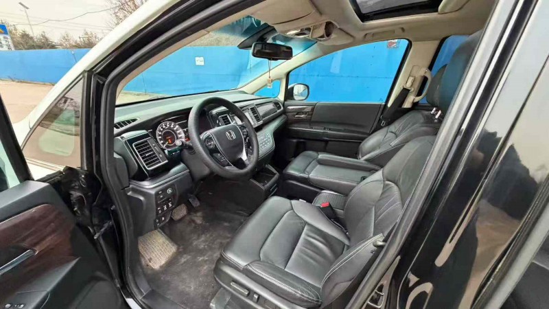 青岛18年本田艾力绅6