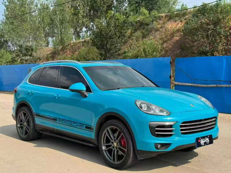 青岛18年保时捷卡宴3