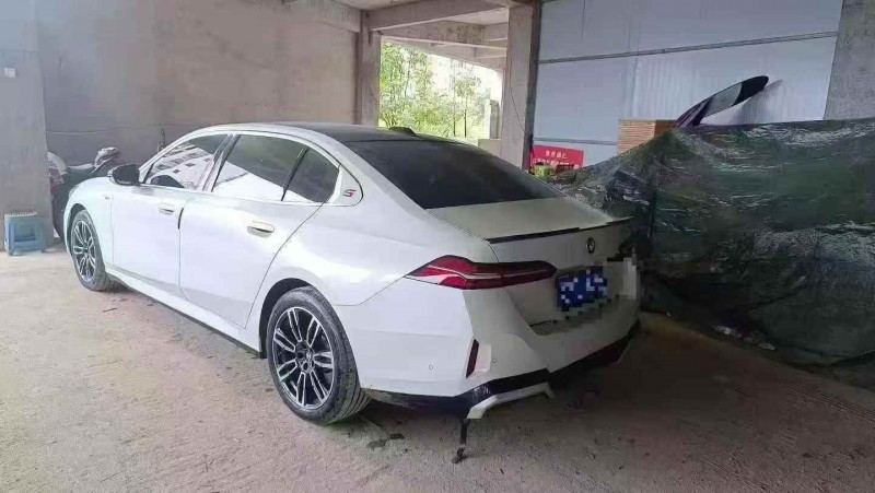 烟台25年宝马5系8