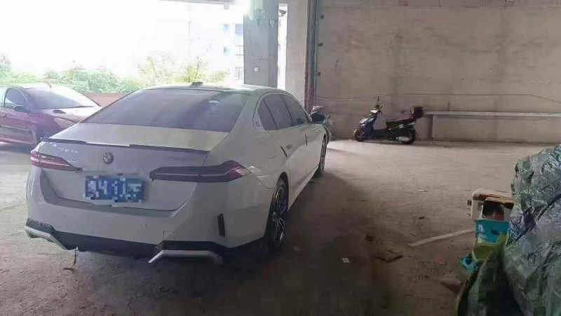 烟台25年宝马5系9