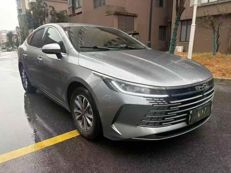 赣州25年比亚迪驱逐舰2