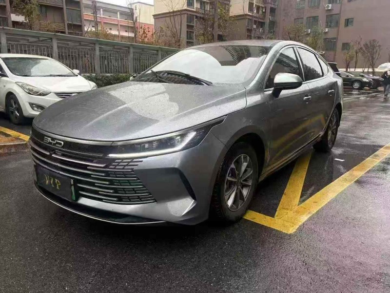 赣州25年比亚迪驱逐舰3