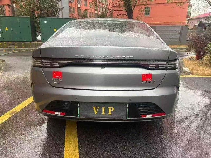 赣州25年比亚迪驱逐舰9