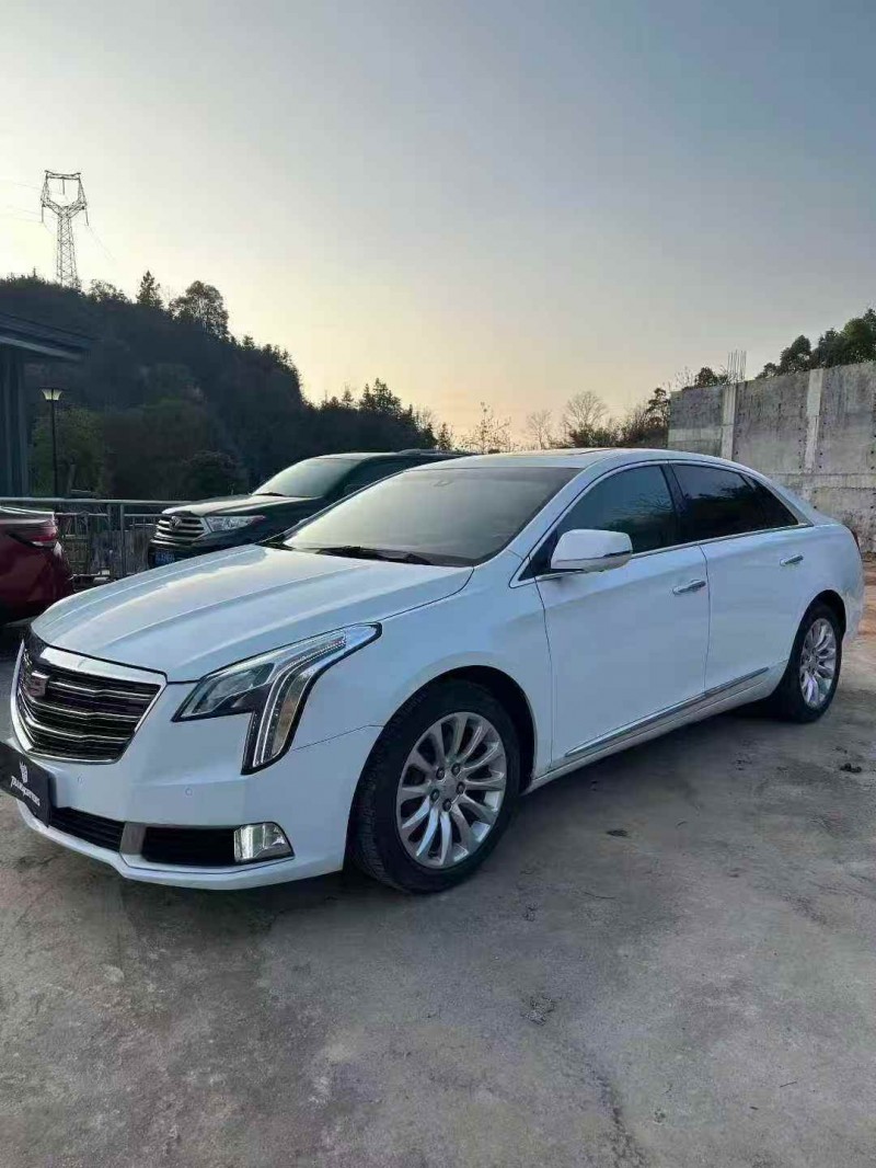 新余18年凯迪拉克XTS3