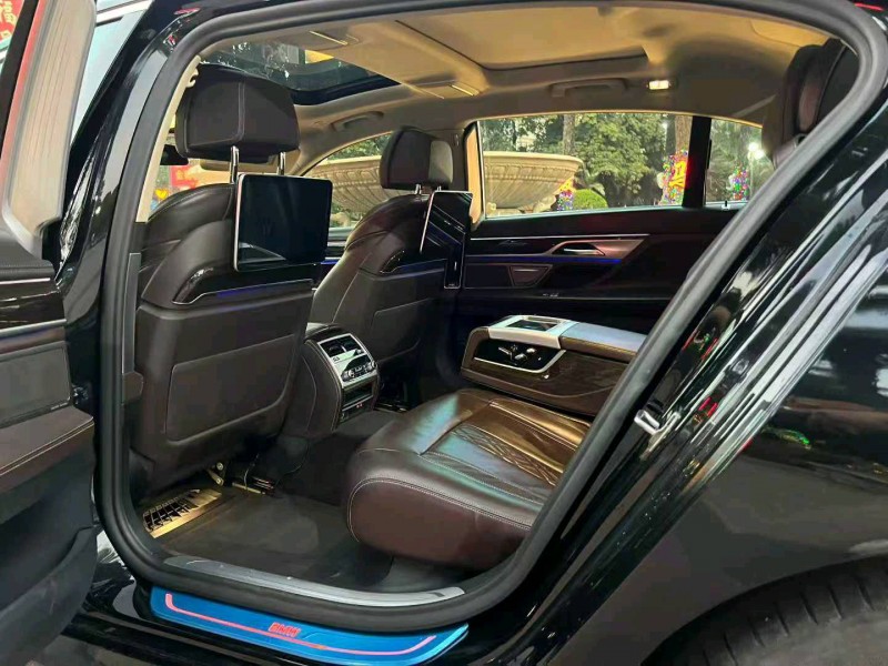 佛山20年宝马7系5