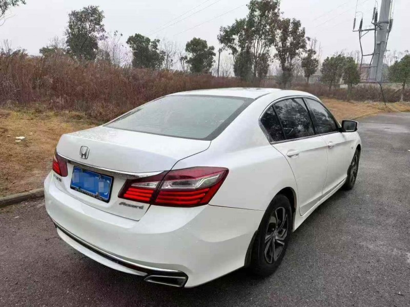 十堰16年本田雅阁8