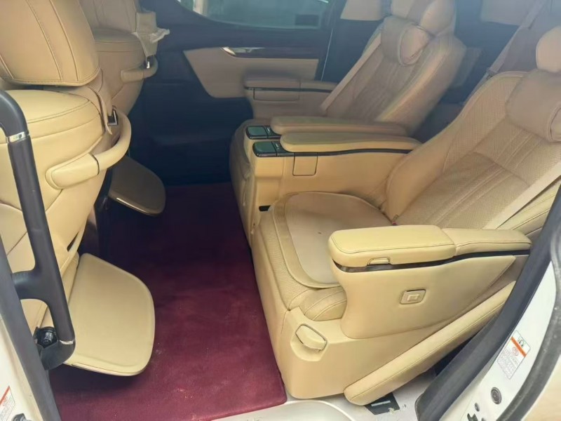 菏泽19年丰田威尔法3