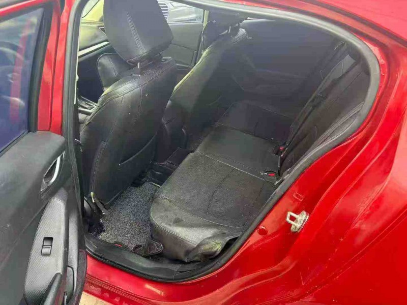 天津16年马自达昂克赛拉8