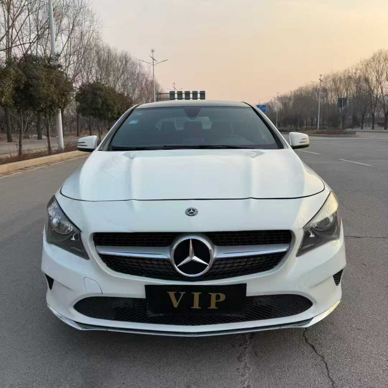 东营17年奔驰CLA1