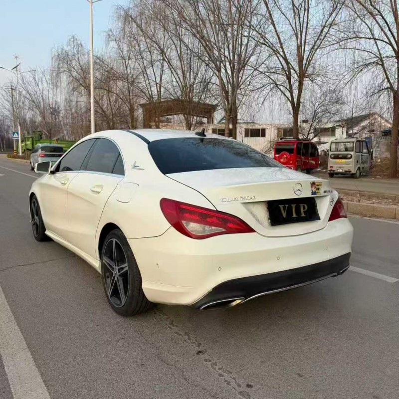 东营17年奔驰CLA9