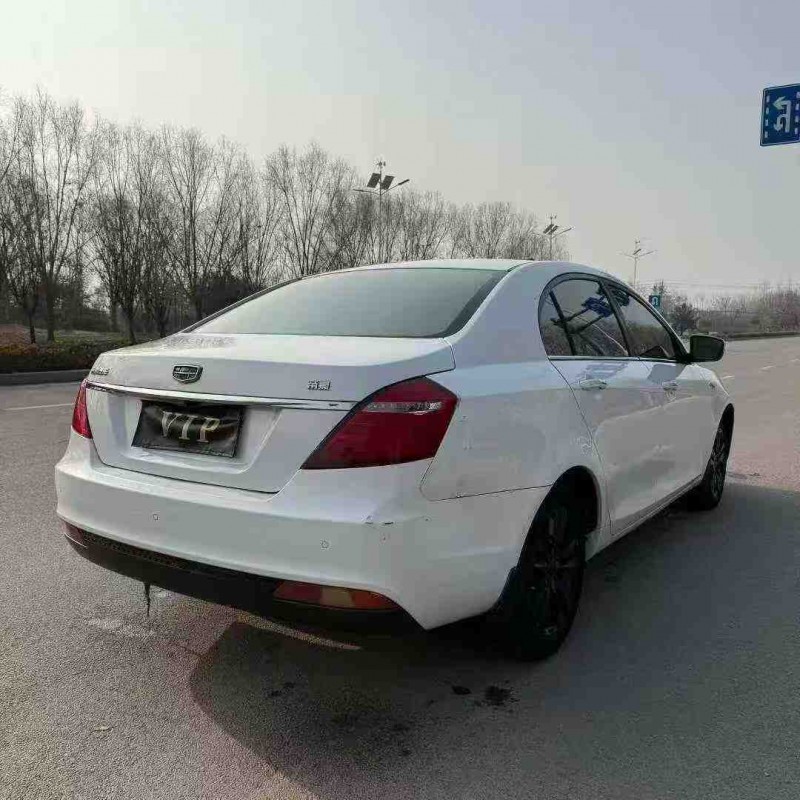 东营17年吉利帝豪9