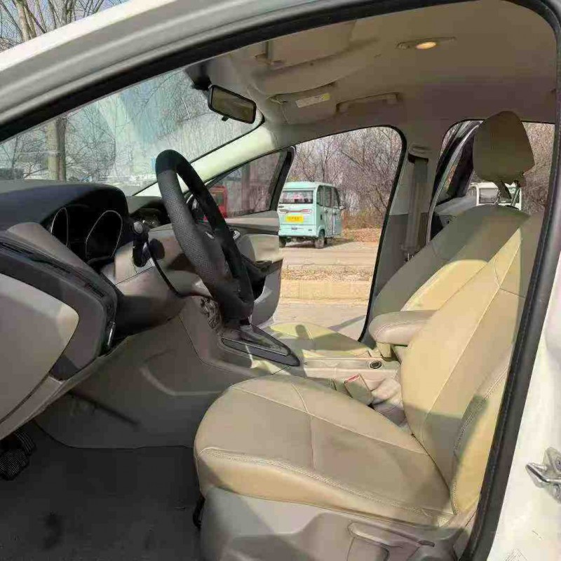 东营15年福特福克斯4