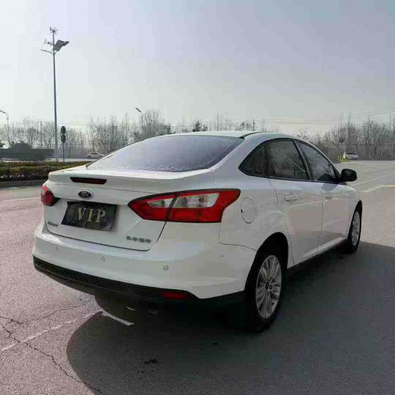 东营15年福特福克斯7