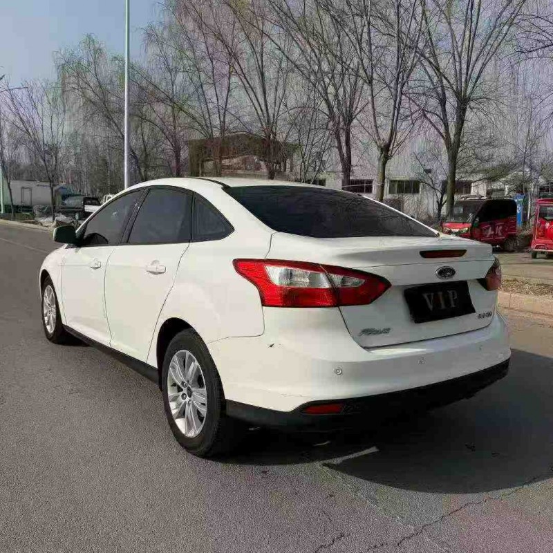 东营15年福特福克斯9