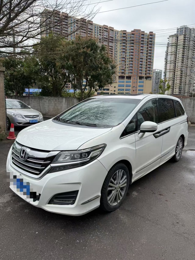 防城港17年本田艾力绅2