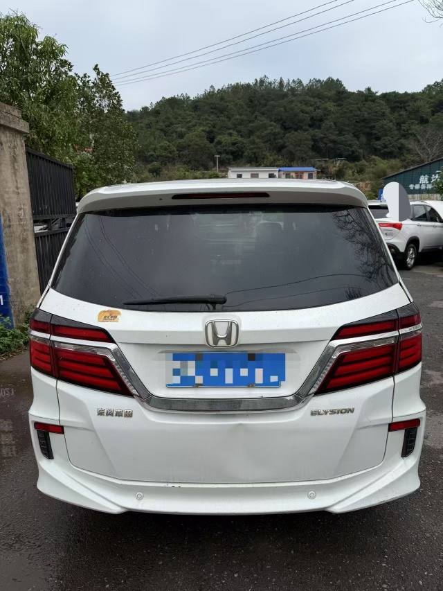 防城港17年本田艾力绅3