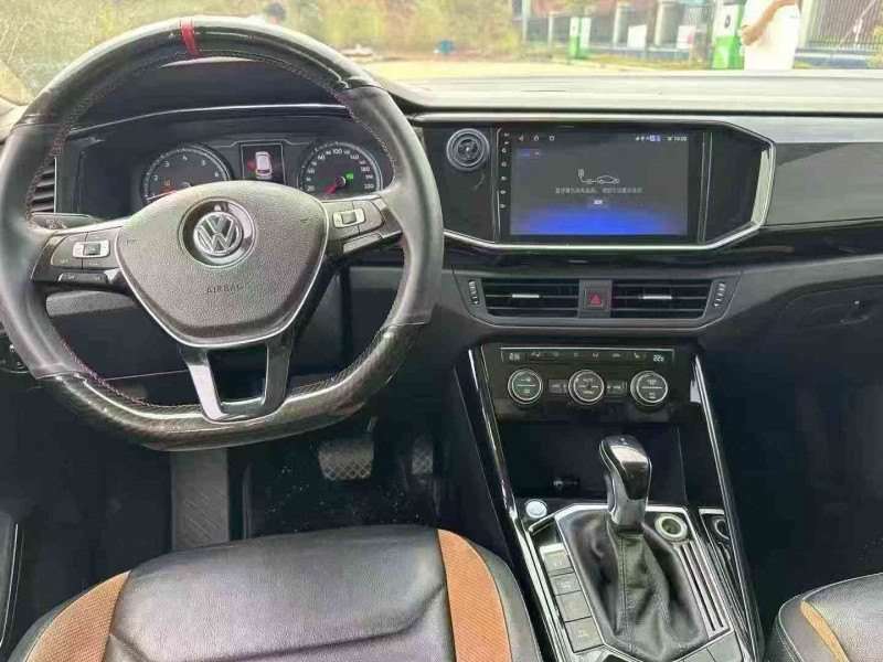 贵港19年大众探岳4