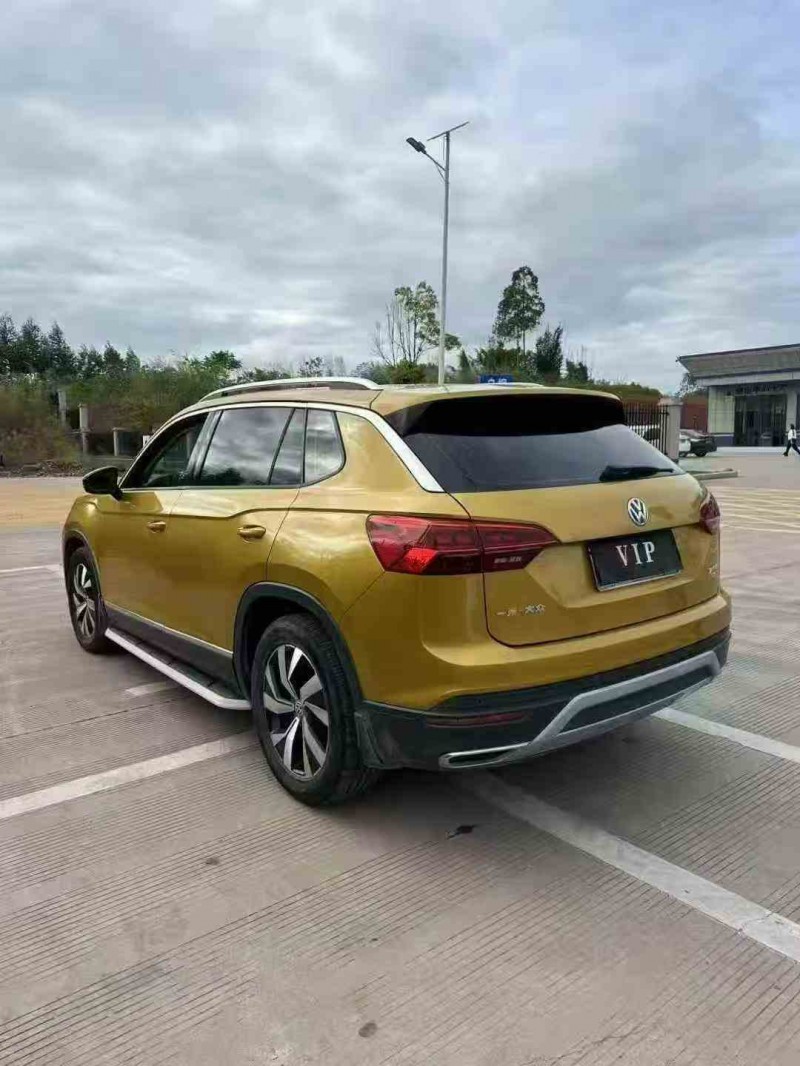 贵港19年大众探岳7