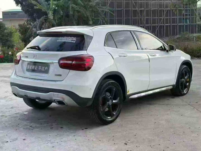 珠海19年奔驰GLA8