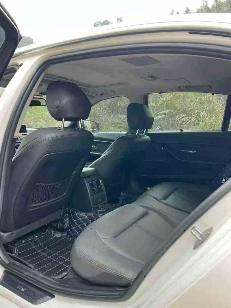 钦州19年宝马3系5