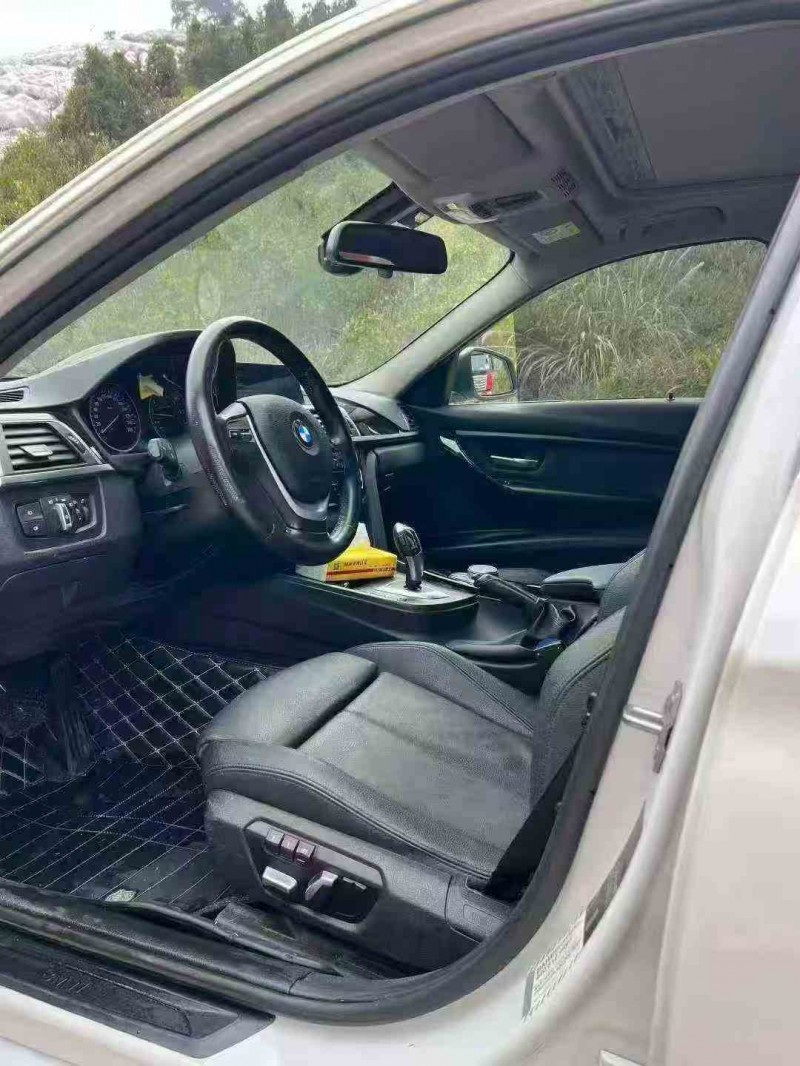 钦州19年宝马3系6