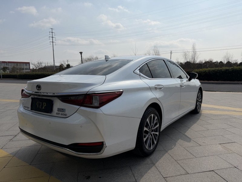 盐城21年雷克萨斯ES8