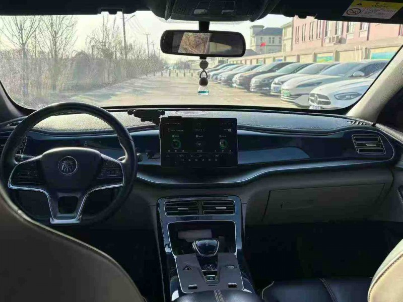 天津23年比亚迪秦3