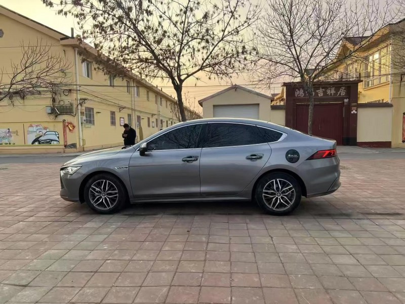 沧州23年比亚迪秦5