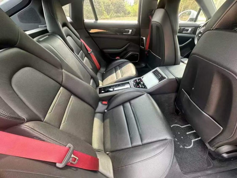 广州19年保时捷帕拉梅拉7