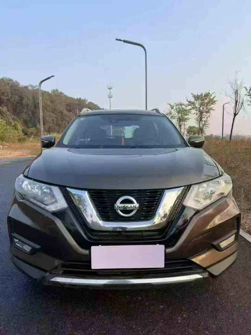 湛江20年日产奇骏1