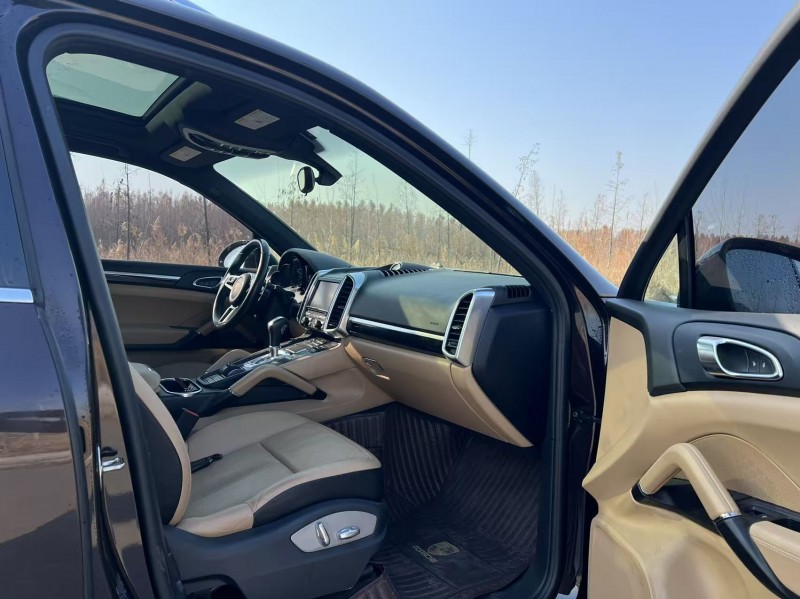 盐城15年保时捷卡宴6