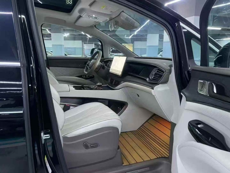 广州23年腾势D98