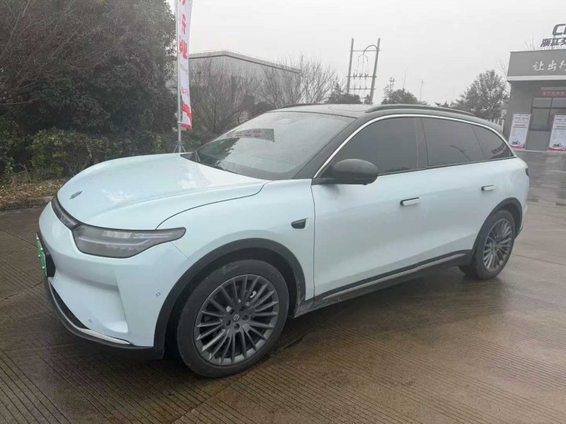 南昌25年零跑汽车C112