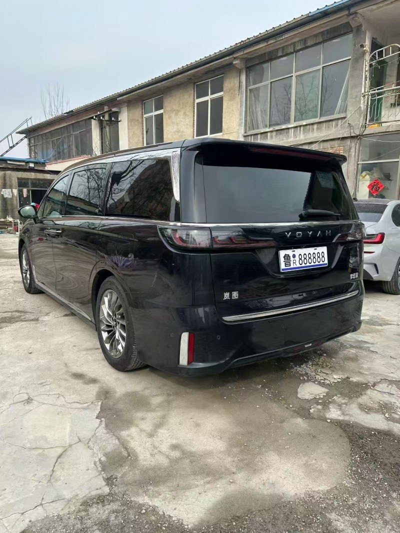 菏泽25年岚图汽车梦想家7