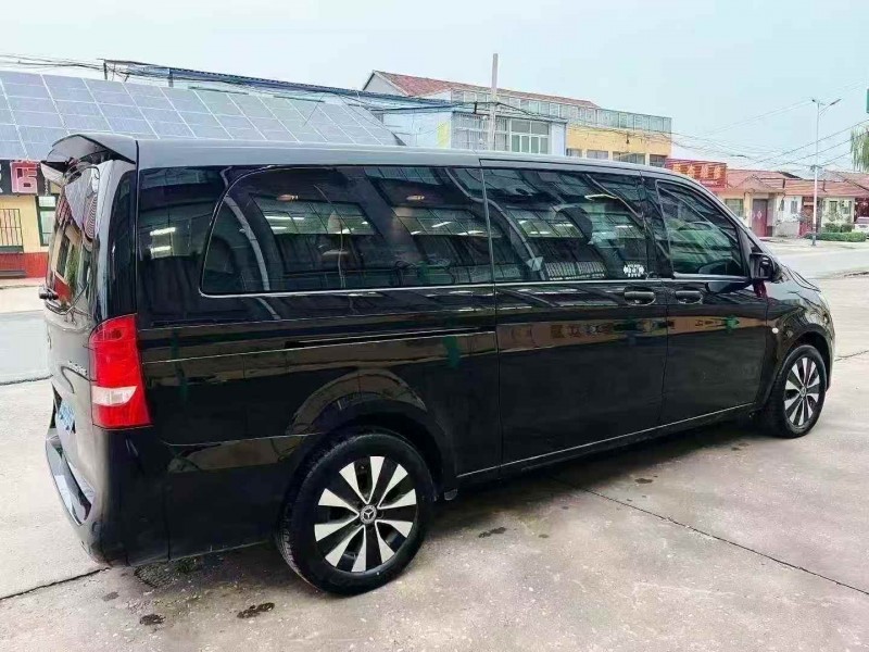 烟台23年奔驰威霆7