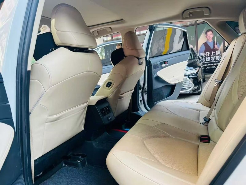 深圳22年丰田亚洲龙6