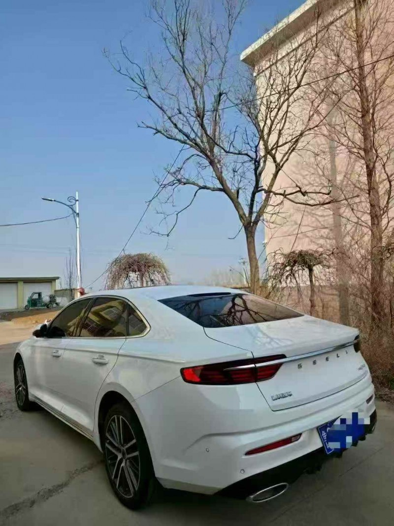 济宁22年吉利星瑞8