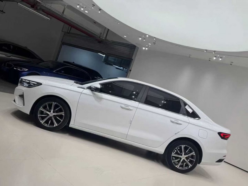 成都22年长安汽车UNI3