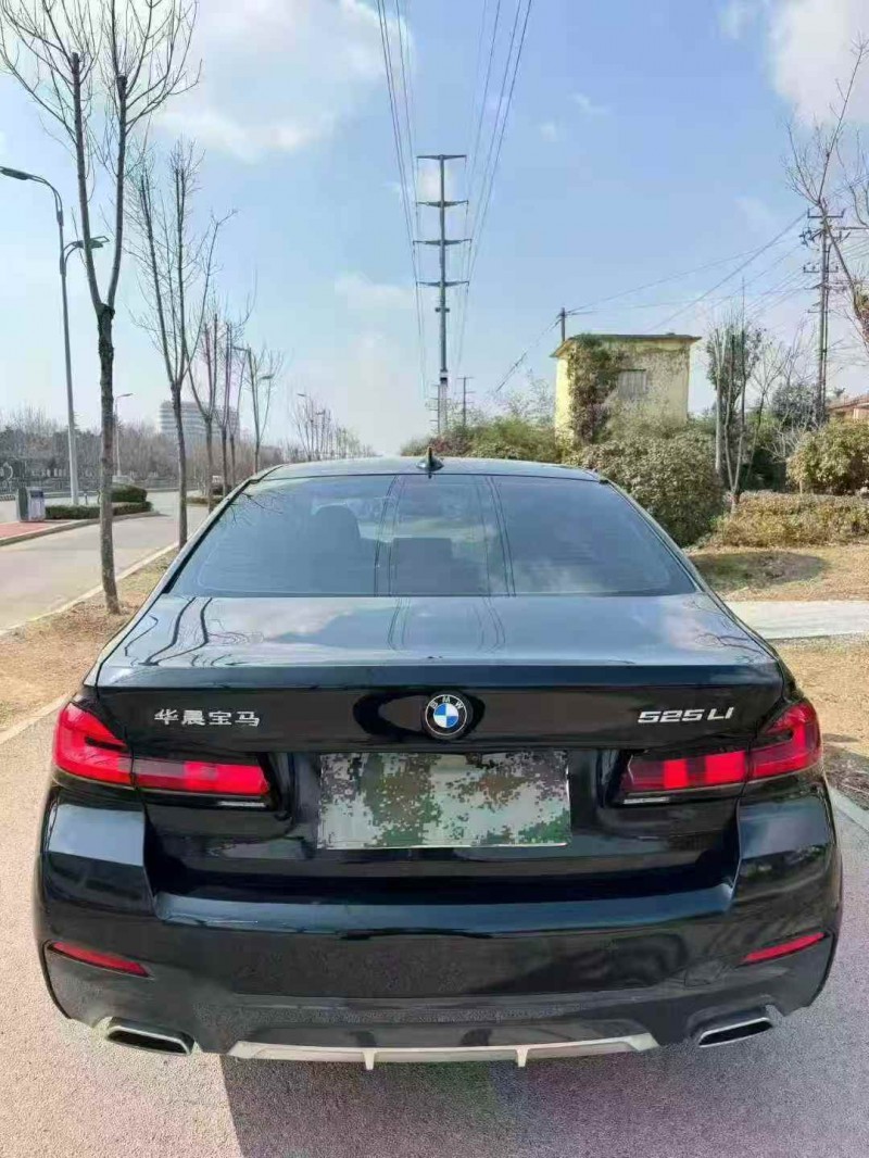 青岛21年宝马5系8