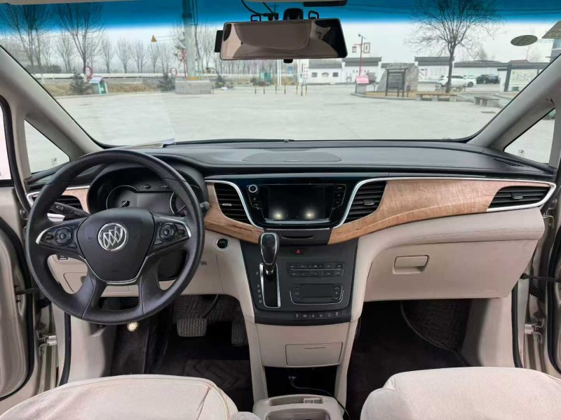 徐州18年别克GL84