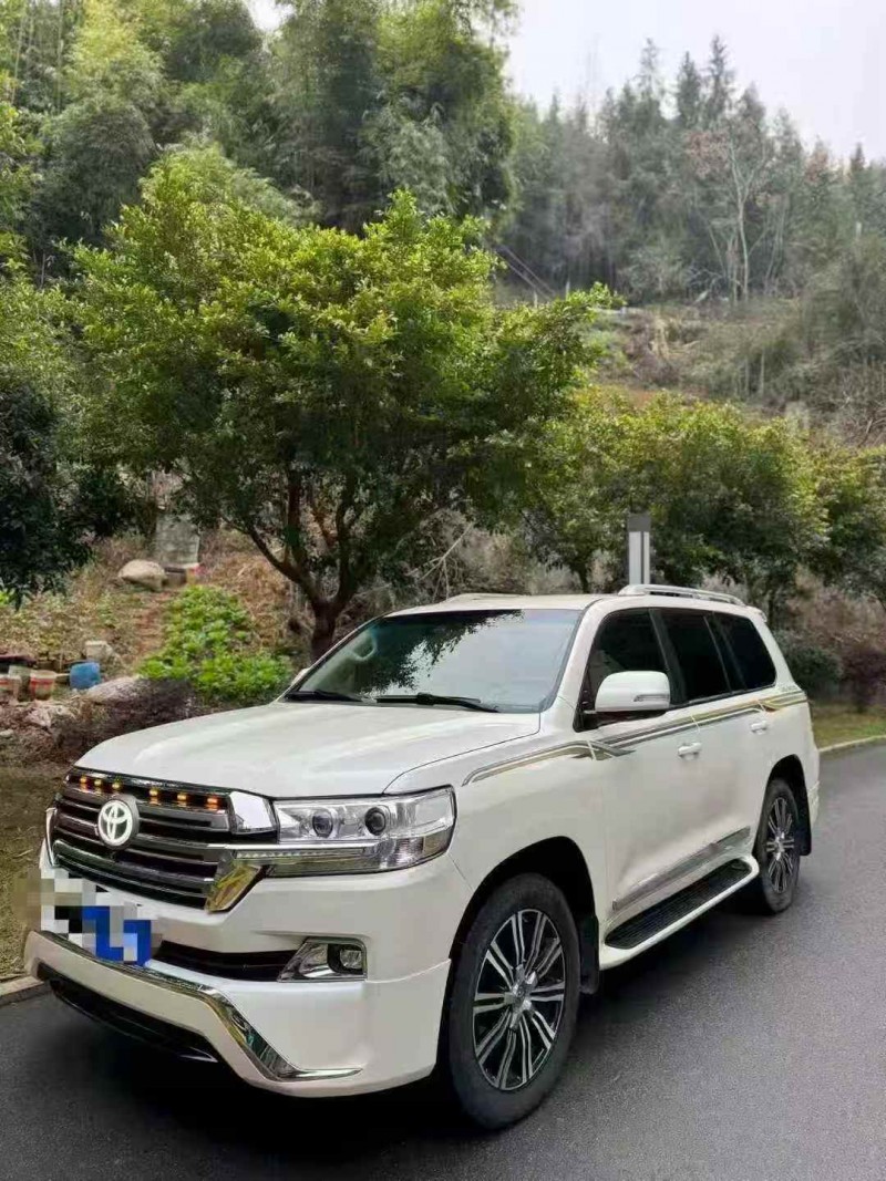 重庆18年丰田兰德酷路泽2