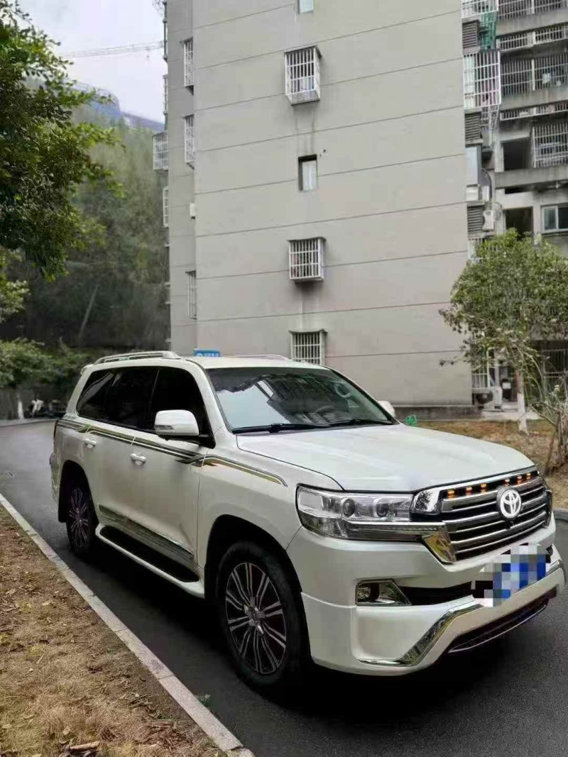 重庆18年丰田兰德酷路泽3