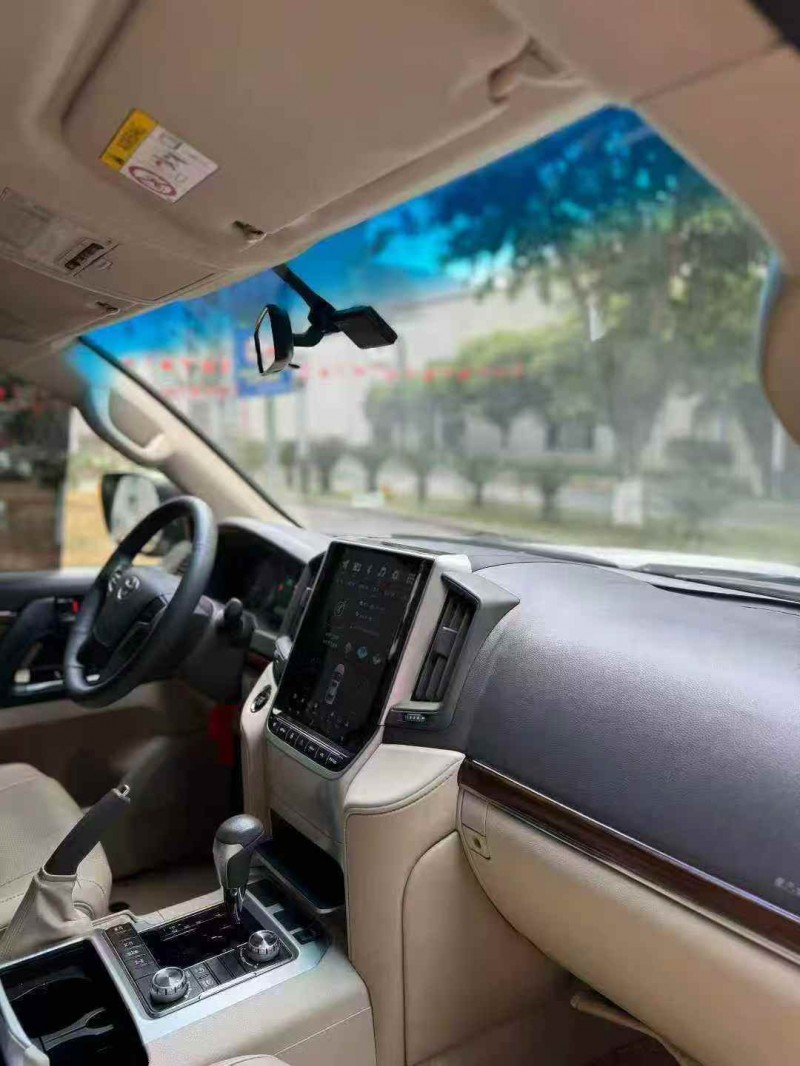 重庆18年丰田兰德酷路泽6