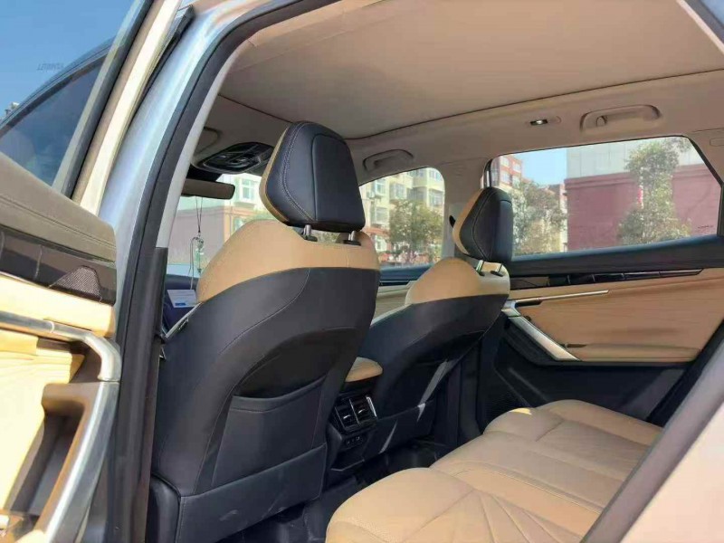 潍坊24年吉利博越5