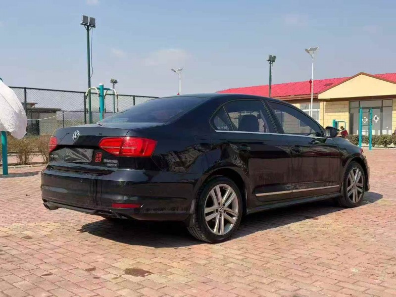 潍坊19年大众速腾8